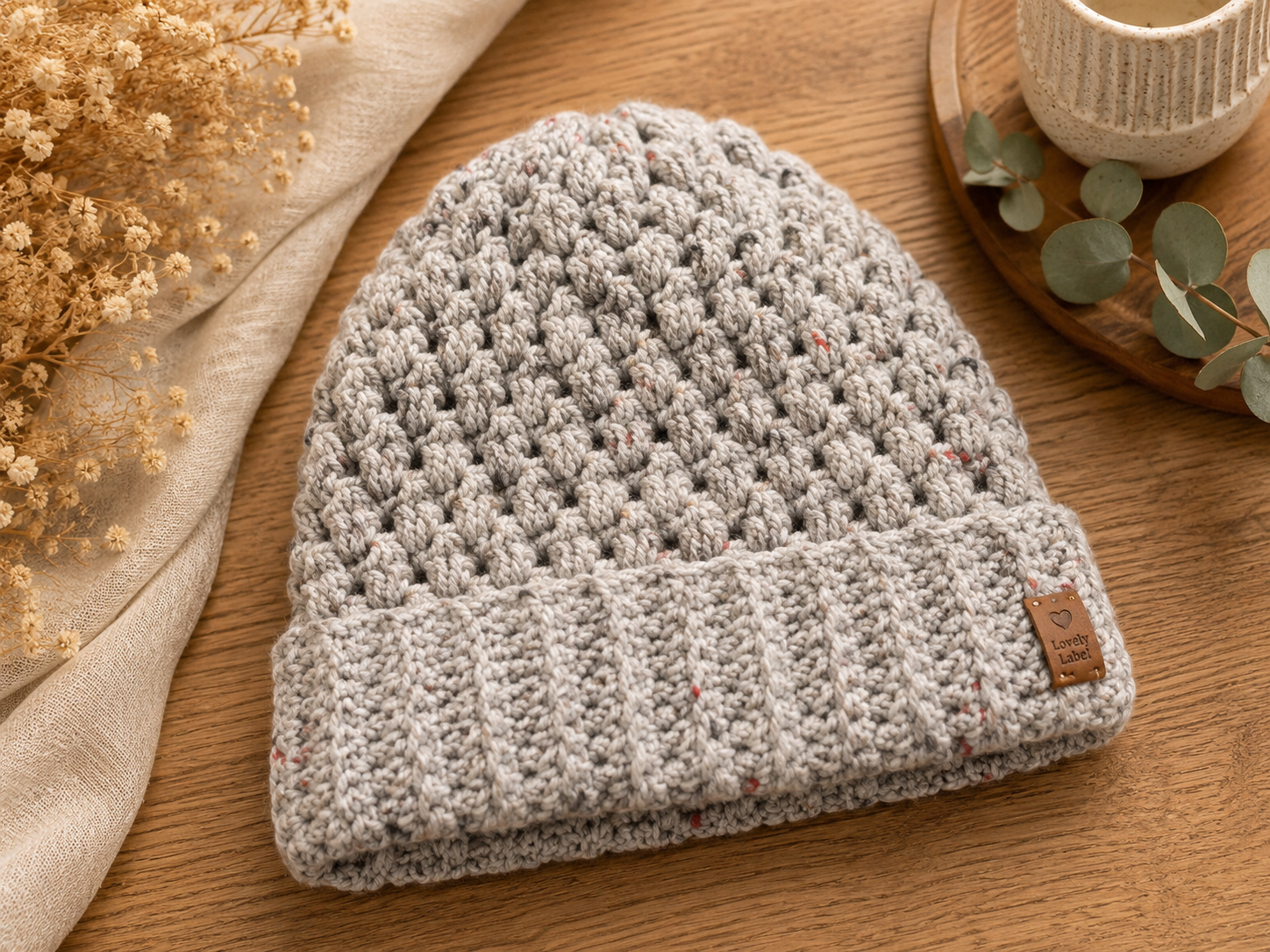 Handgemaakte grijze gehaakte beanie met structuursteek