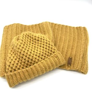 col en beanie oker