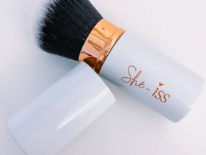 https://www.lovelylabel.nl/wp-content/uploads/2022/06/Retractable-kabuki-open.jpg