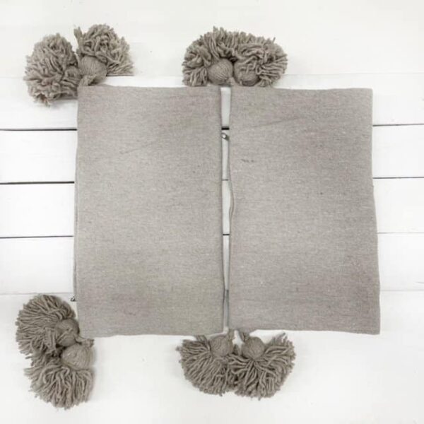 Kussenhoes Pompom Vierkant taupe