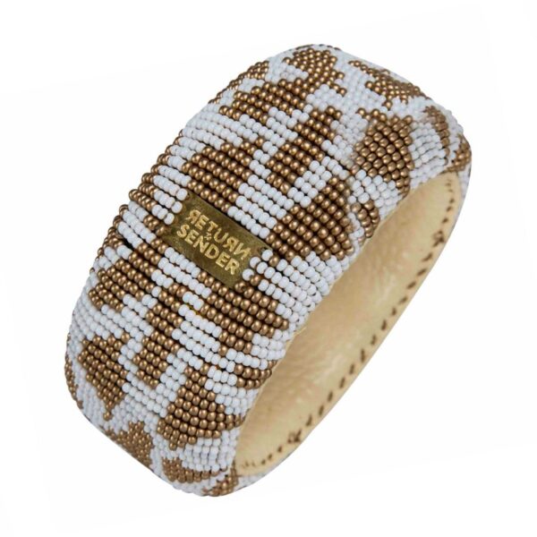 Armband breed wit met goud giraf print met glazen kralen