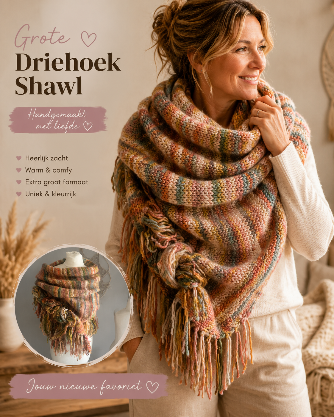 Grote handgemaakte driehoek shawl in warme gemêleerde kleuren met lange franjes.