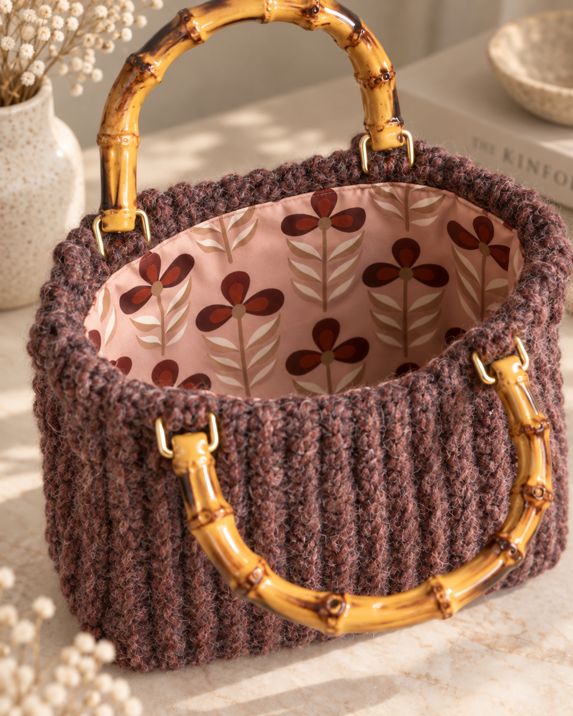 Binnenkant Hugme Bag Burgundy met gebloemde